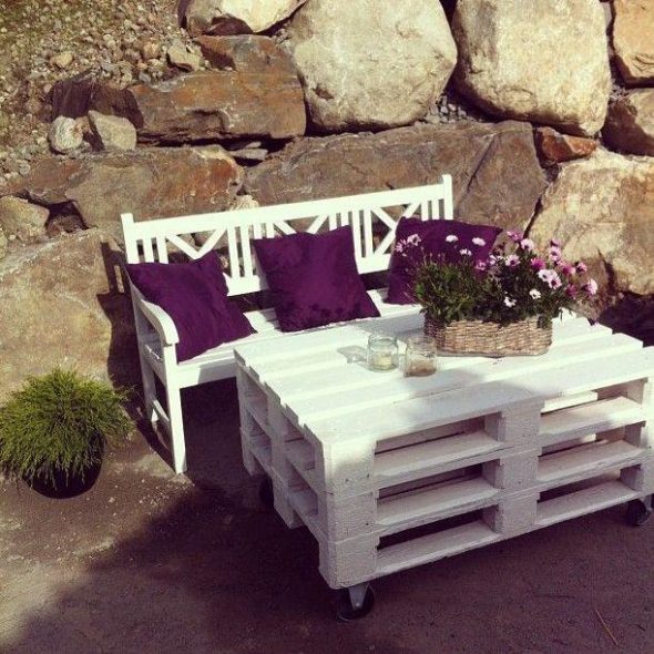 Furniture from pallets do-it-yourself
