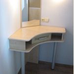 Corner dressing table with mirror