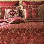 Burgundy with gold for an exquisite bedroom