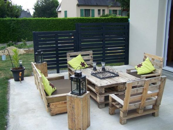 Outdoor furniture from a pallet
