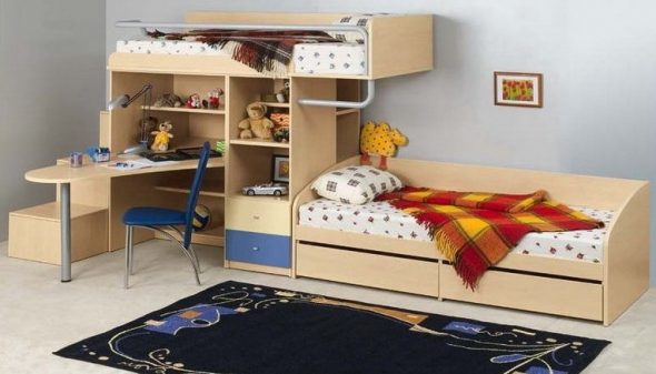 Compact children's corner para sa one-room apartment