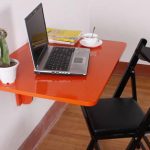 Narančasti sklopivi stol za rad na računalu
