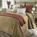 Bedspread and pillows with edging - wave