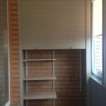 Simple rack na may roller shutters