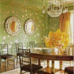 Elegant dining room na may mga salamin