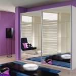 Mirror cabinet para sa purple room