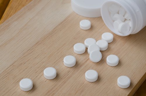 Aspiryna zawiera kwas salicylowy