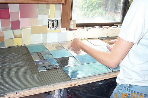 Ceramic tiles are used for restoration.
