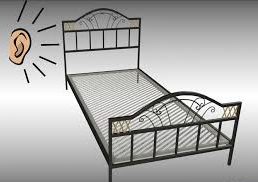 Skrzypi metalowe łóżko