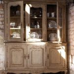 Kvalitet kunstigt ældede møbler i Provence stil