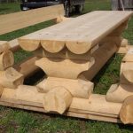 Magandang solid table at benches ng timber