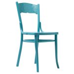 Gyönyörű kék ​​szék helyreállítása után