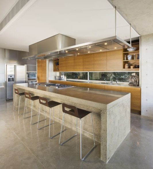 Concrete kitchen countertop to be restored