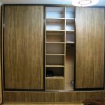 Wardrobe made of wood with their own hands