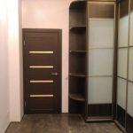 Wardrobe in the hallway with side shelves