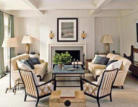 Den måde, det symmetriske arrangement af møbler i stuen