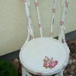Krzesło w stylu prowansalskim