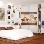 Hörnskåp i sovrummet med en ovanlig design
