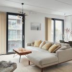 Idisenyo ang kumbinasyon ng dining-living room sa minimalism style