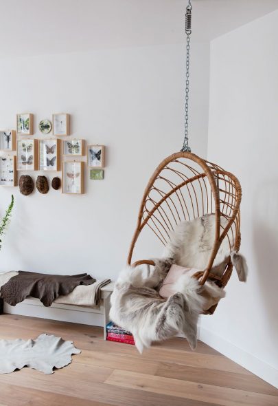 Suspended rattan chair