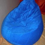 Fotel gruszkowy niebieski własnymi rękami