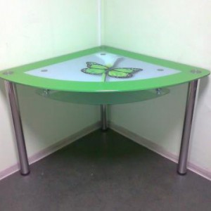 Mats Corner Table