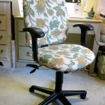 Pag-upgrade ng isang computer chair kasama ang iyong sariling mga kamay