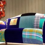 Oryginalna sofa z szmat różnych kolorów