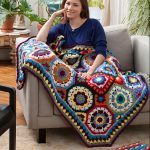 Crochet crochet of multicolored round motifs