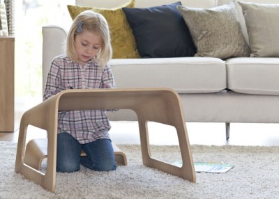 Çocuklar için ergonomik masa