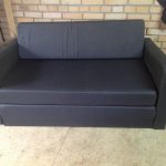 Simple navy blue sofa pagkatapos mag-upgrade