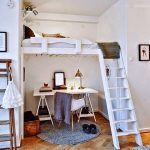 Placement of loft bed and workplace in the room niche