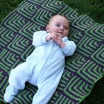 Bebeğiniz için mavi-yeşil yatak örtüsü