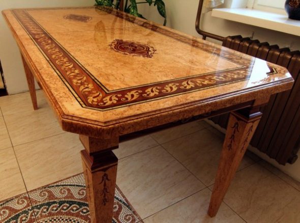 Gorgeous dining table