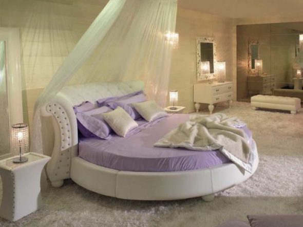 Round bed in the bedroom