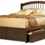 Wooden double bed na may drawers