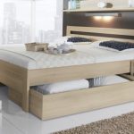 Podwójne łóżko z dwiema dużymi szufladami