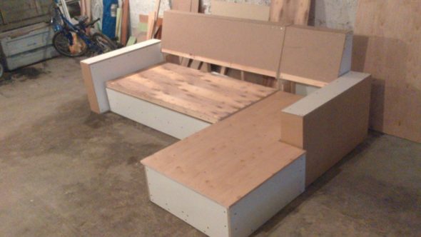 Sofa frame from chipboard