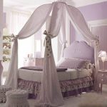 Tender bedroom with canopy in the form of a dome