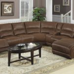 Sofa kulit coklat yang selesa dan lapang