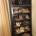 Висок шкаф за обувки