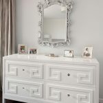 White dressing table with drawers