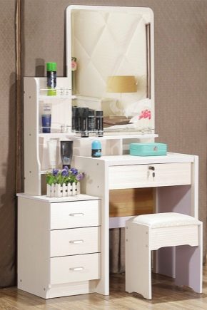 Placement of dressing table