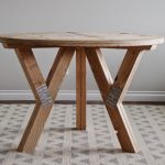 Round table on legs with supports do it yourself