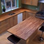 Kitchen worktop and island of solid wood