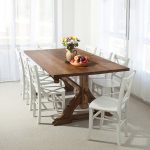 Kuhinjski drveni stol