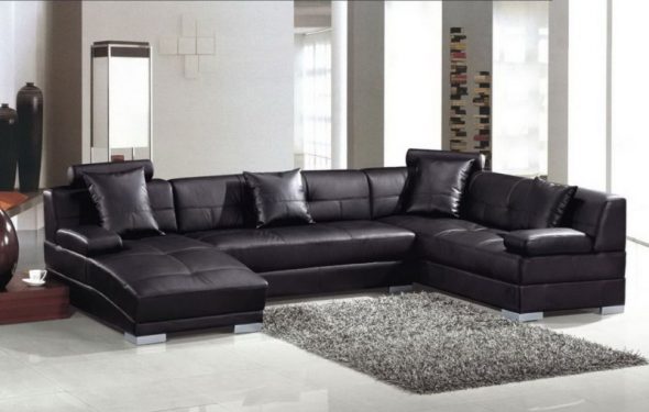 Vacker svart soffa