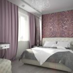 Miękka tapicerka na cztery zagłówki i otomanę w pięknej sypialni