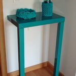 Small console in turquoise color