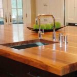 Meja meja yang bergaya diperbuat daripada kayu semula jadi